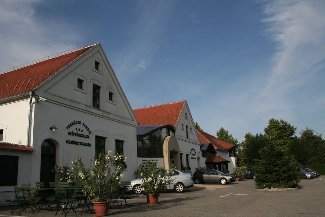 Tornácos Étterem